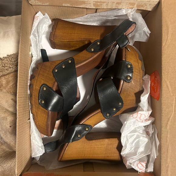 Shoes - Vela Espresso Shoes